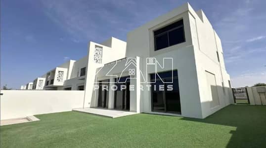 تاون هاوس 4 غرف نوم للبيع في تاون سكوير، دبي - IMG_2066. jpg