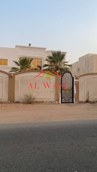 6 Bedroom Villa for Rent in Al Qarayen, Sharjah - 0dca0562-a8c2-4b46-af08-ff17a908c75b. jpg