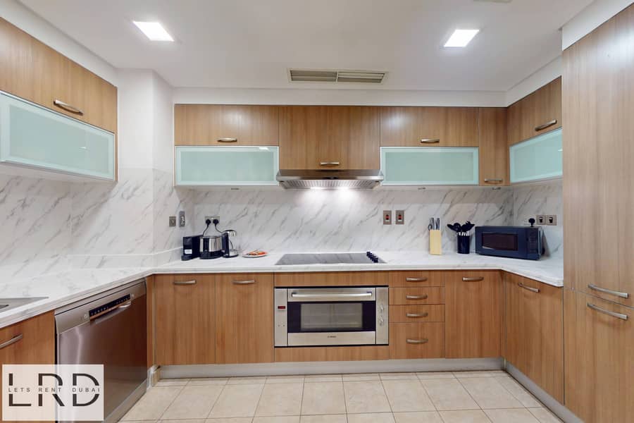 21 LRD-VACATION-HOMES-Marina-Residence-1-Palm-Jumeirah-07092025_104901. jpg