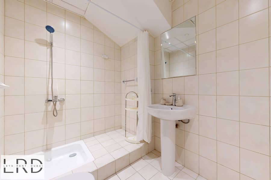 27 LRD-VACATION-HOMES-Marina-Residence-1-Palm-Jumeirah-07092025_102239. jpg