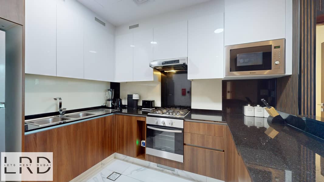 9 LRD-VACATION-HOMES-J-One-Tower--12112024_081602. jpg