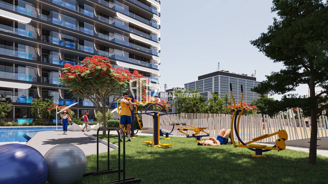 4 outdoorgym. jpg