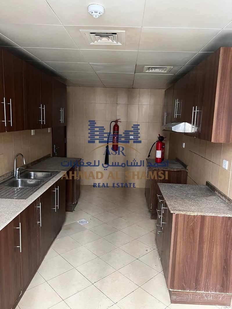 11 Sahara tower 3 1905 3bed+maid 2parking 3 wash room 80000 rent5. jpg