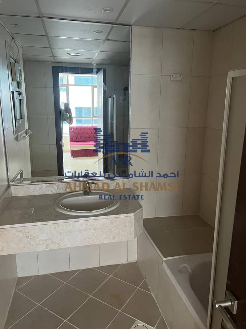 17 Sahara tower 3 1905 3bed+maid 2parking 3 wash room 80000 rent17. jpg