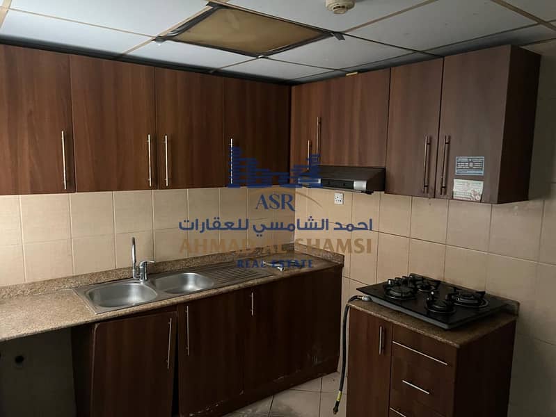 10 One bed room Sahara tower 2 for rent 2509 with balcony size 950sq. ft open views from balcony rent 4800022. jpg