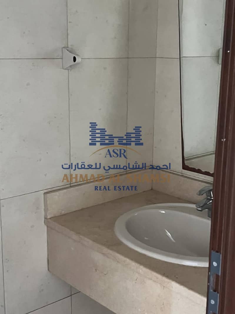 12 One bed room Sahara tower 2 for rent 2509 with balcony size 950sq. ft open views from balcony rent 480003. jpg