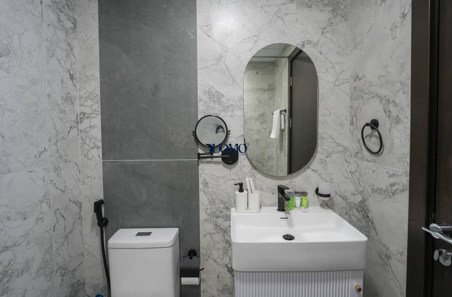 7 Bathroom-02. jpg