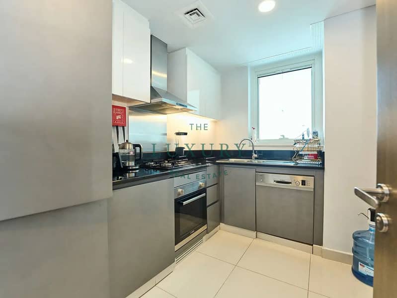5 Fully_Furnished___Canal_View___High_Floor_-10. jpg