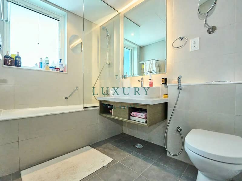 11 Fully_Furnished___Canal_View___High_Floor_-15. jpg