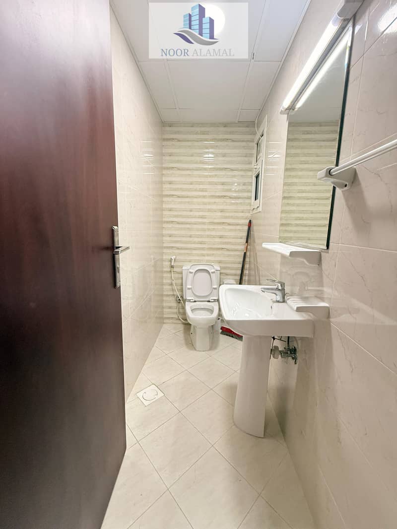 17 1321924c-c9a1-427f-ad35-bafe6dcac704. jpg