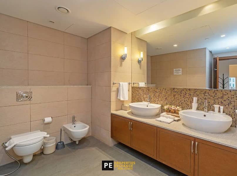 7 bathroom. jpg