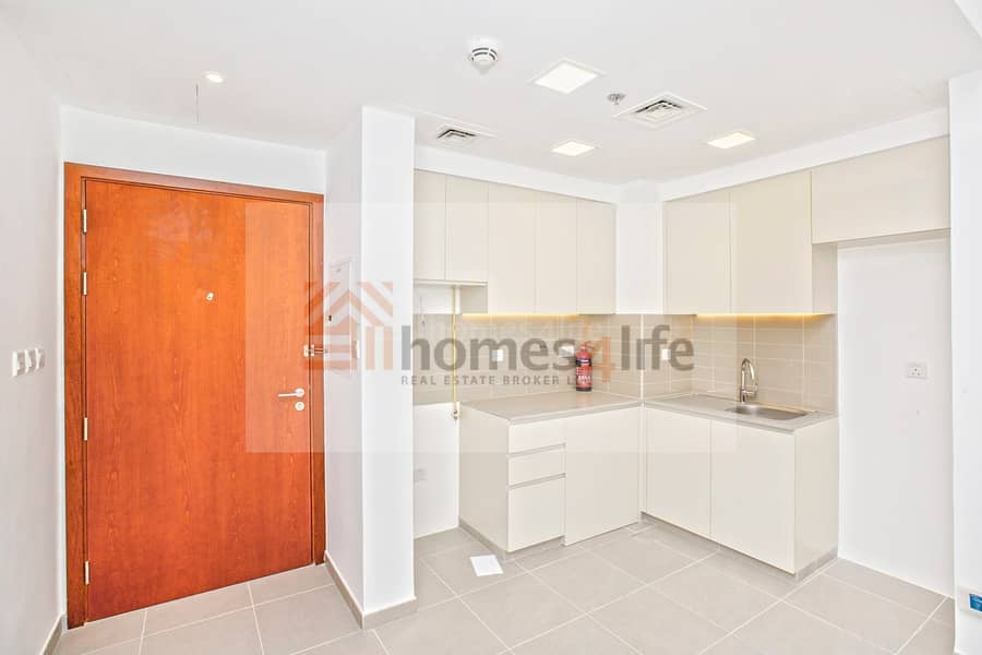 Vacant 1BR | Double Balcony with Boulevard View Vacant 1BR | Double Balcony with Boulevard View