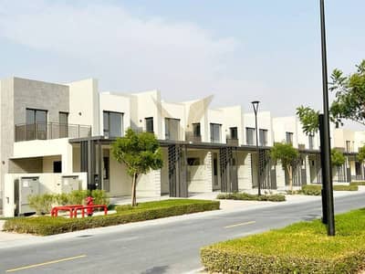 3 Bedroom Villa for Sale in Dubai South, Dubai - Spacious 3BR Villa Near Pool and Park | Open View