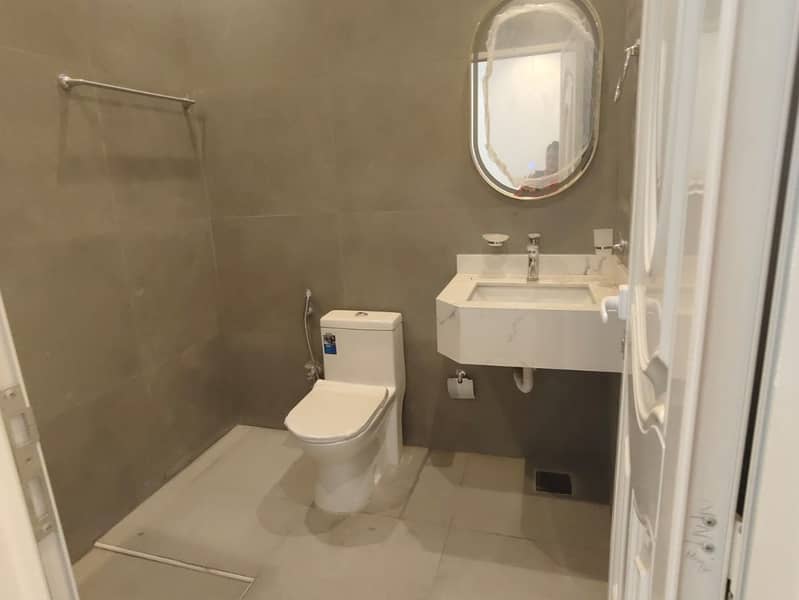 14 b781191d-28f1-43e9-ab48-2bed780f1f25. jpeg