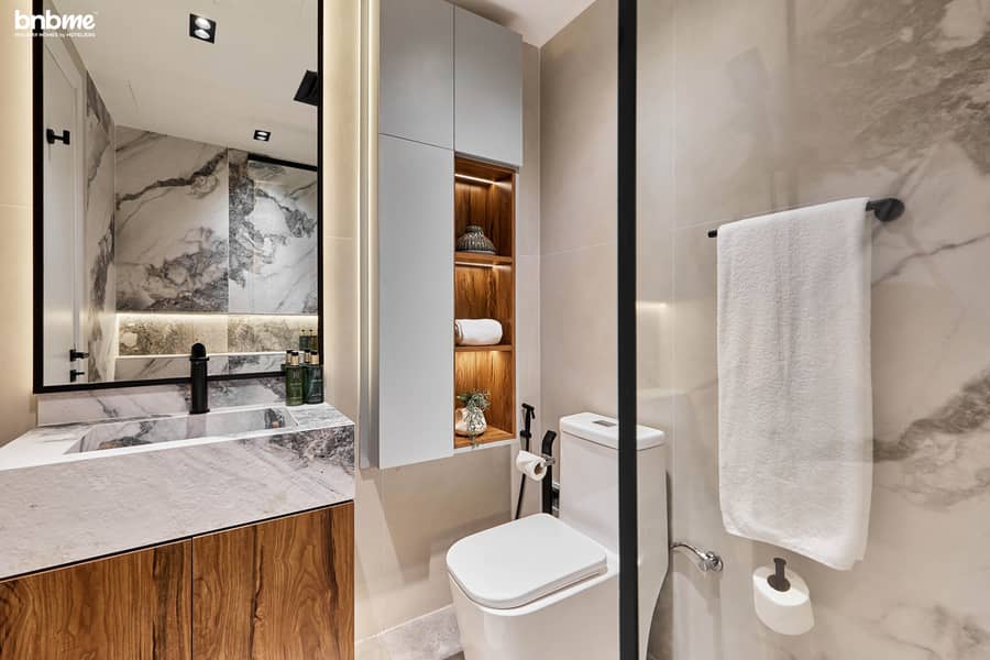 10 Master Washroom 2. jpg