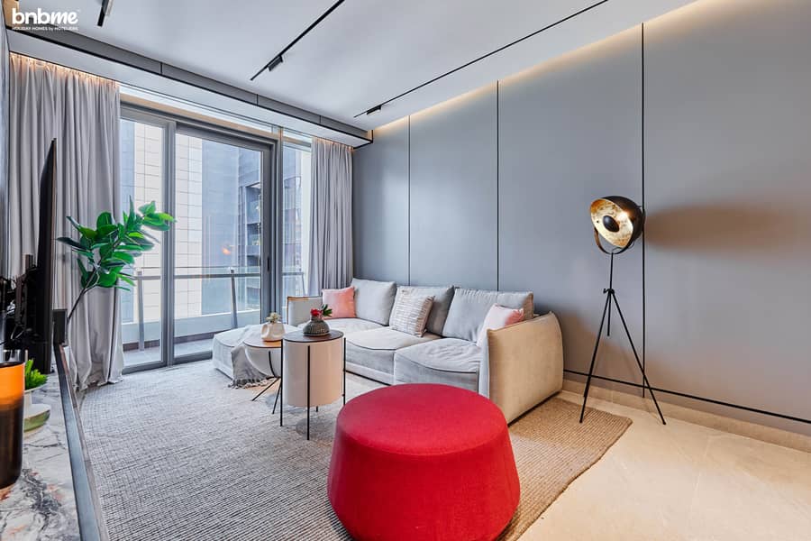 41 Living Area. jpg