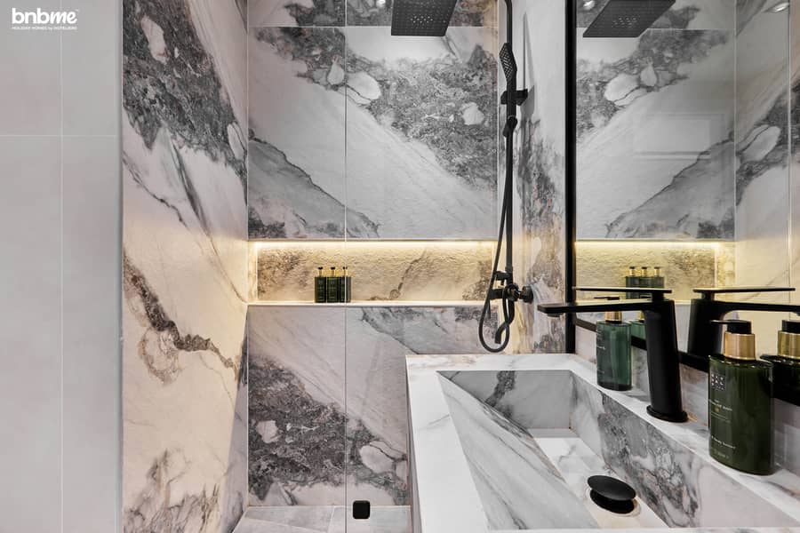 42 Washroom B 1. jpg