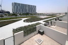 Prime location | Single Row On A Greenbelt