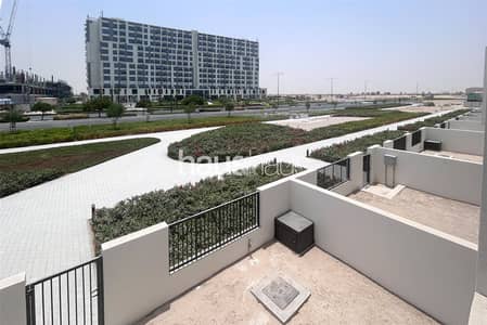 3 Bedroom Villa for Rent in Town Square, Dubai - Prime location | Single Row On A Greenbelt