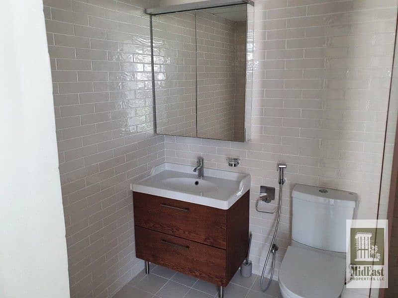14 bathroom 2. jpg