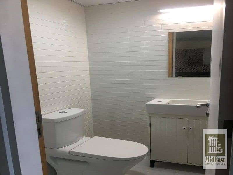 15 bathroom 3. jpg