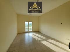 STUDIO FLAT || METRO ACCESS || MID FLOOR || VACANT