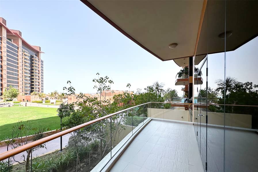 Resort Living | Low Floor | Vacant Resort Living | Low Floor | Vacant