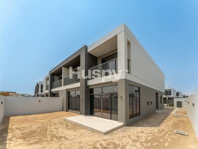 5 Bedroom Villa for Rent in Dubai South, Dubai - Vacant Now | Vastu | Single Row