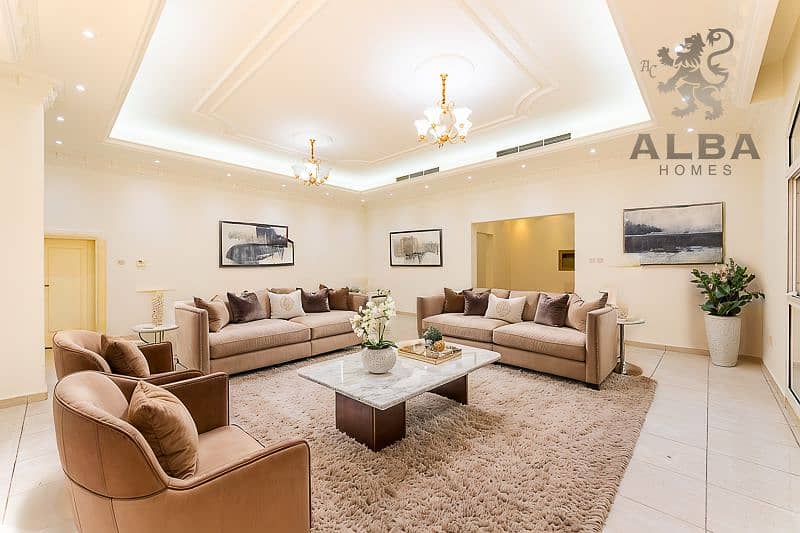 2 IMG_2825-HDR - Living Room - Luxury - 15. jpg
