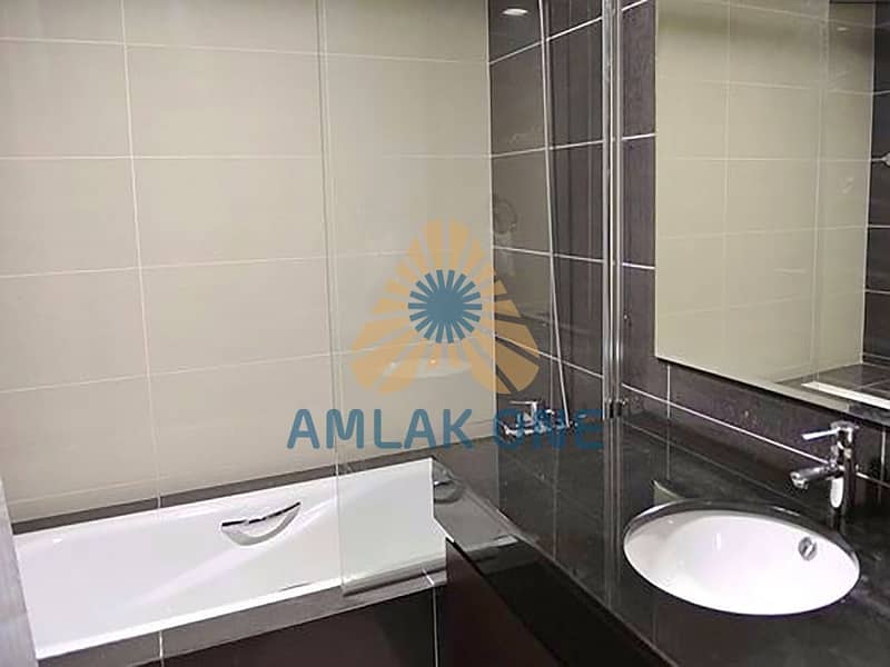 8 Bathroom01. jpg