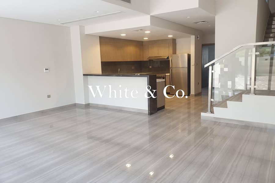 位于达马克山庄，银色温泉别墅区 4 卧室的联排别墅 3750000 AED - 12319756