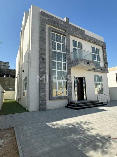 4 Bedroom Villa for Sale in Al Shamkha, Abu Dhabi - PHOTO-2025-07-25-14-28-11. jpg