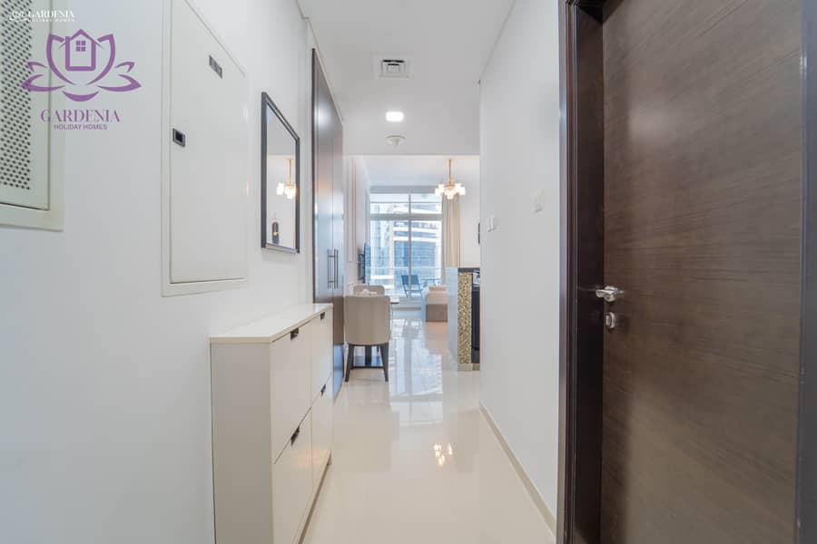 8 Hallway. jpg