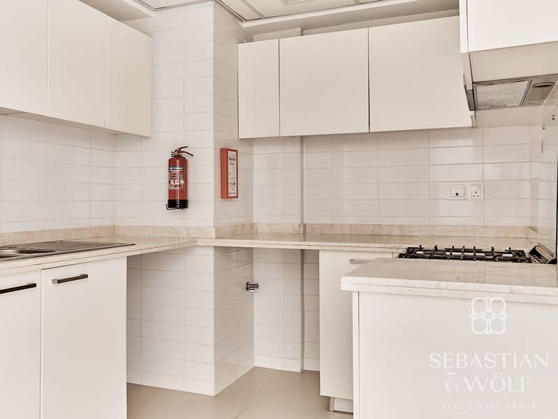 3 Kitchen 2. jpg