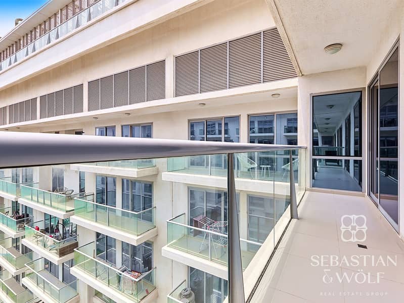 18 Balcony. jpg