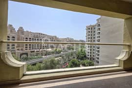 Club Access | Vacant | Includes Kitchen Appliances