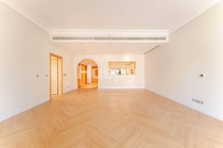2 Bedroom Apartment for Rent in Palm Jumeirah, Dubai - Upgraded | Unfurnished | Large Layout