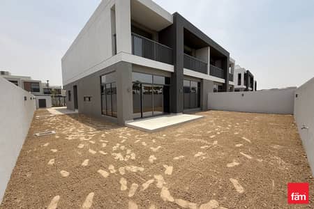 5 Bedroom Villa for Rent in Dubai South, Dubai - Beach front | Single row | Big plot | corner