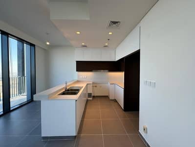 2 Bedroom Apartment for Rent in Dubai Creek Harbour, Dubai - Stunning 2-Bedroom Furnished Apartment with Waterfront Views in Creek Edge Tower 2, Dubai Creek Harb