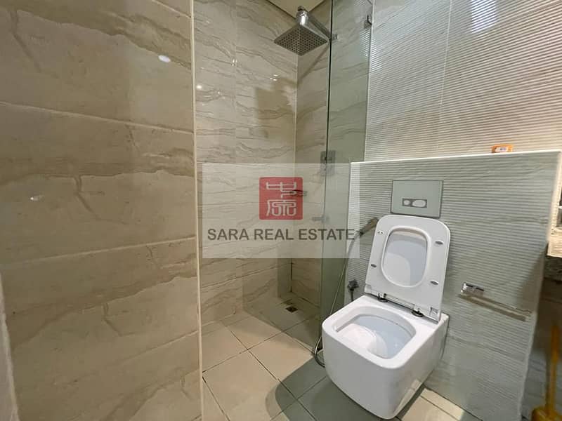 12 Bathroom. jpg