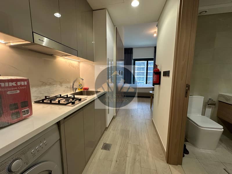 8 kitchen 3. jpg