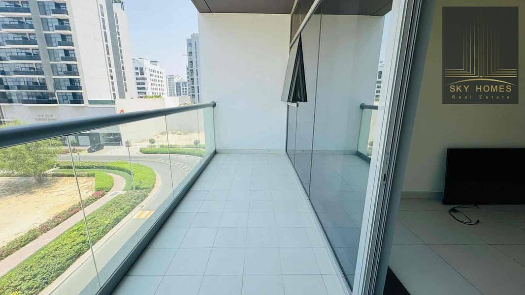 12 d18319b9-62b4-4001-90de-cce82bd105a5. jpg