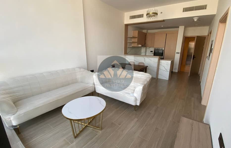 2 livingroom. jpg