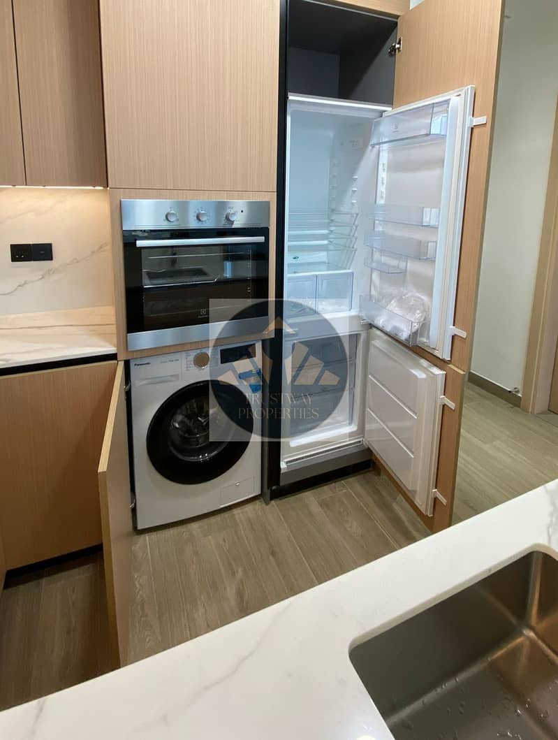 5 kitchen. jpg