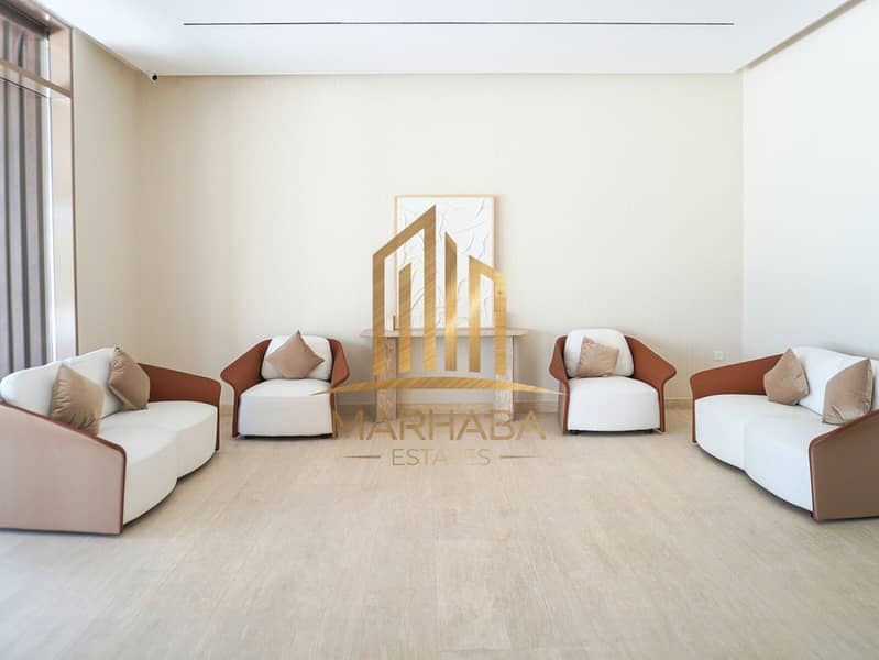 24 Canal Bay Lounge Area. png