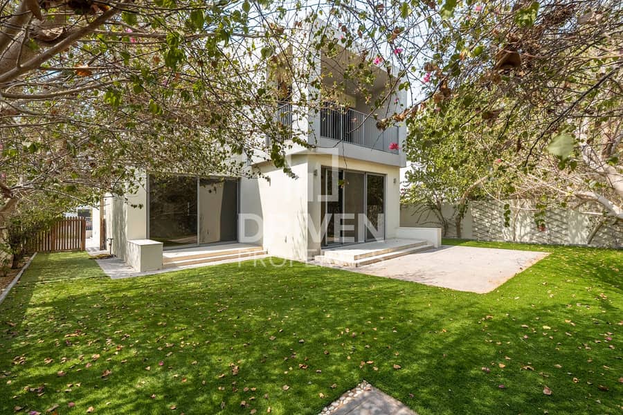 Elegant Villa | Vacant | Incredible Deal