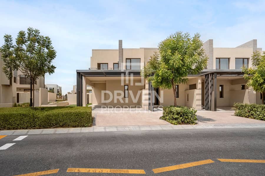 Well Maintained | Landscaped | Near Amenities