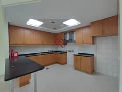 شقة فاخرة للغاية مكونة من غرفتي نوم للبيع | تصميم واسع | مجمع كونتمبوراري | بالقرب من محطة المترو | فرصة استثمارية استثنائية