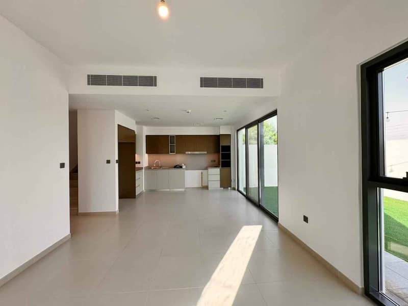 6 villa pic 3. jpg