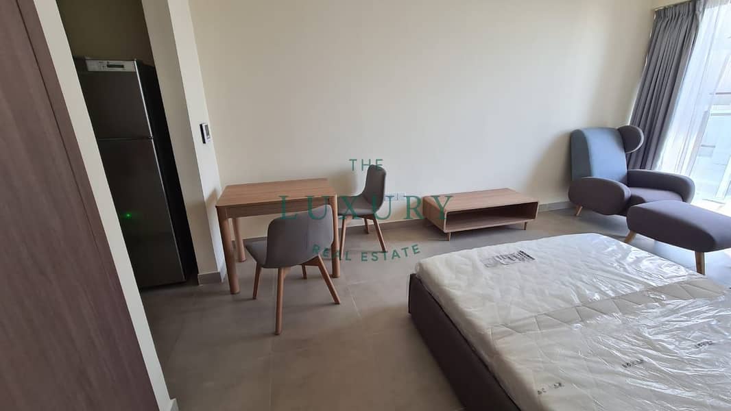 5 Stylish_Unit___Spacious_Unit___Roadside_Ease_-3. jpg